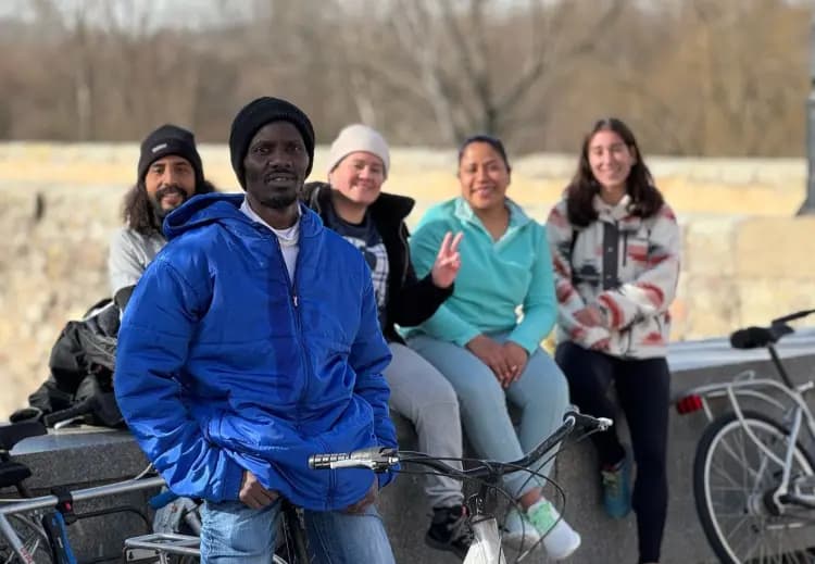 Grupo de personas en Salamanca - Inclusión social de Accem
